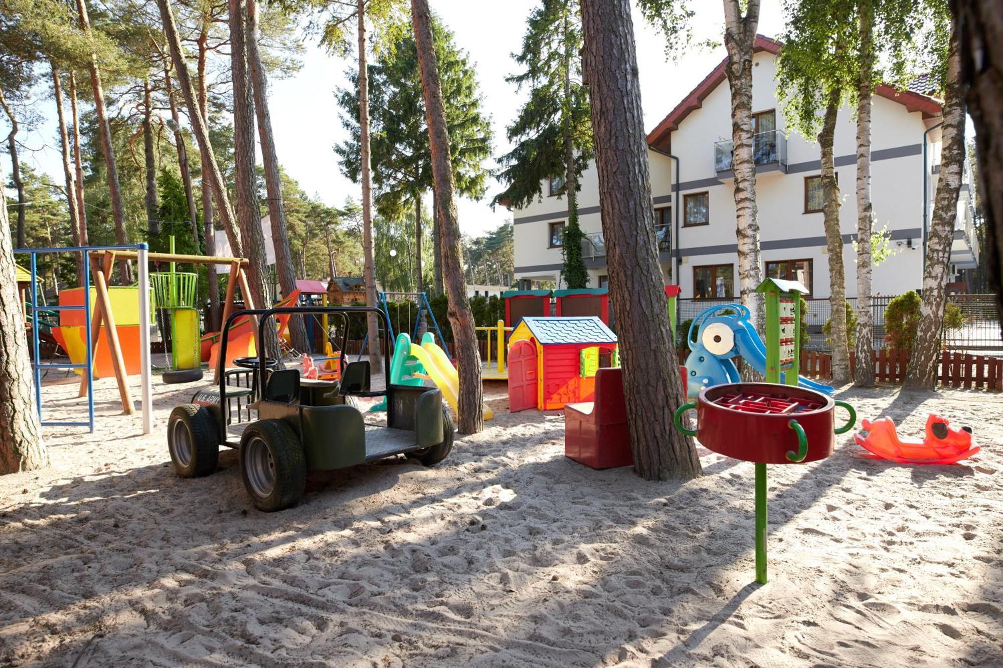 Osrodek Wypoczynkowy Relaks I Apartamenty 莱鲍 外观 照片