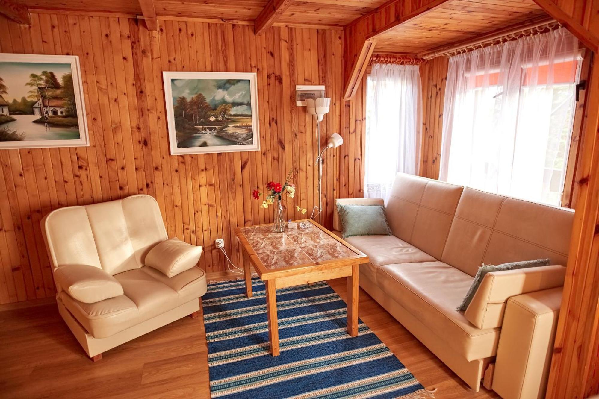 Osrodek Wypoczynkowy Relaks I Apartamenty 莱鲍 外观 照片