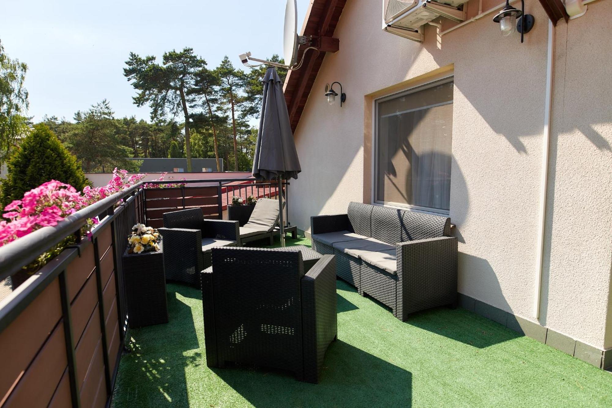 Osrodek Wypoczynkowy Relaks I Apartamenty 莱鲍 外观 照片